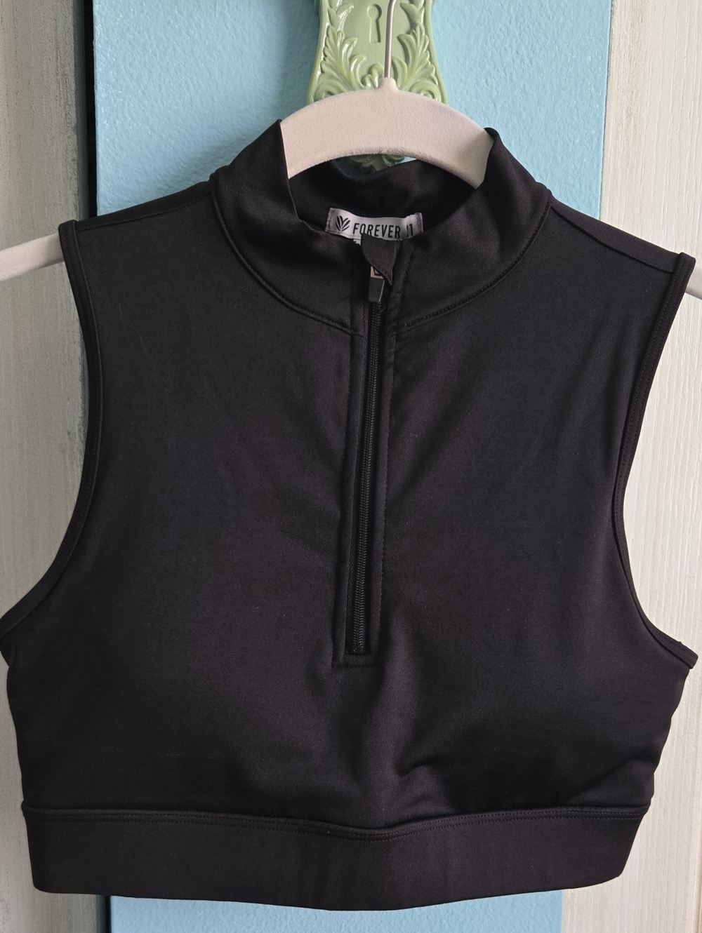 Forever 21 Black Sleeveless Cropped Zip Mock-Neck Top